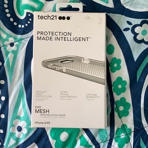 Tech 21 IPhone 6/6s case